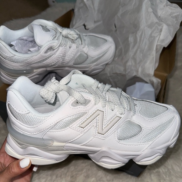 New Balance Shoes - New balance 9060 in reflection white/grey